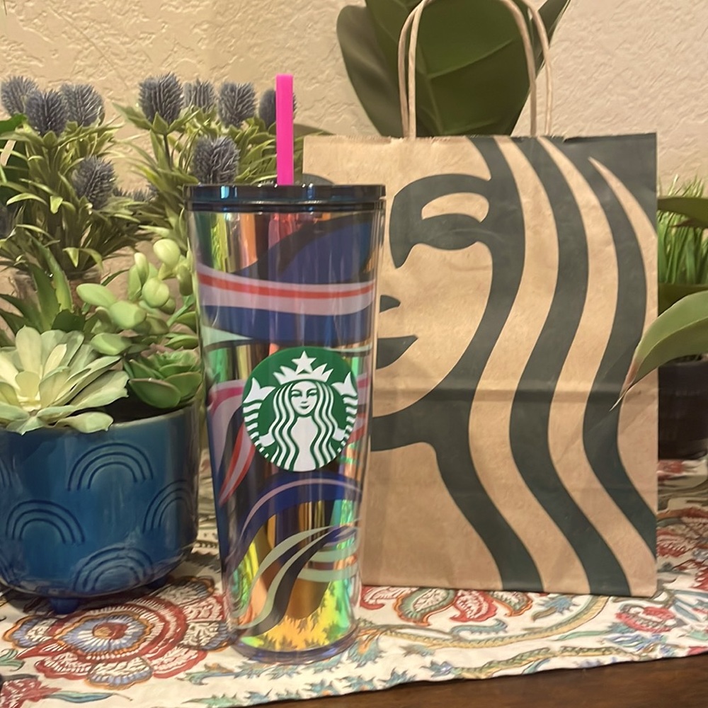 Starbucks: Starbucks Holiday 2021 Limited Edition